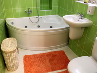 Практичные решения для маленьких ванных комнат